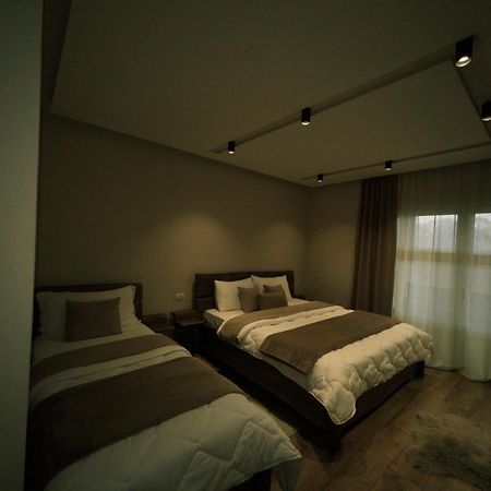 Vila Alpini Razëm Екстериор снимка