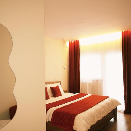 Vila Alpini Razëm Екстериор снимка
