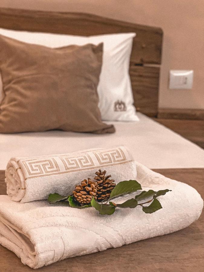 Vila Alpini Razëm Екстериор снимка
