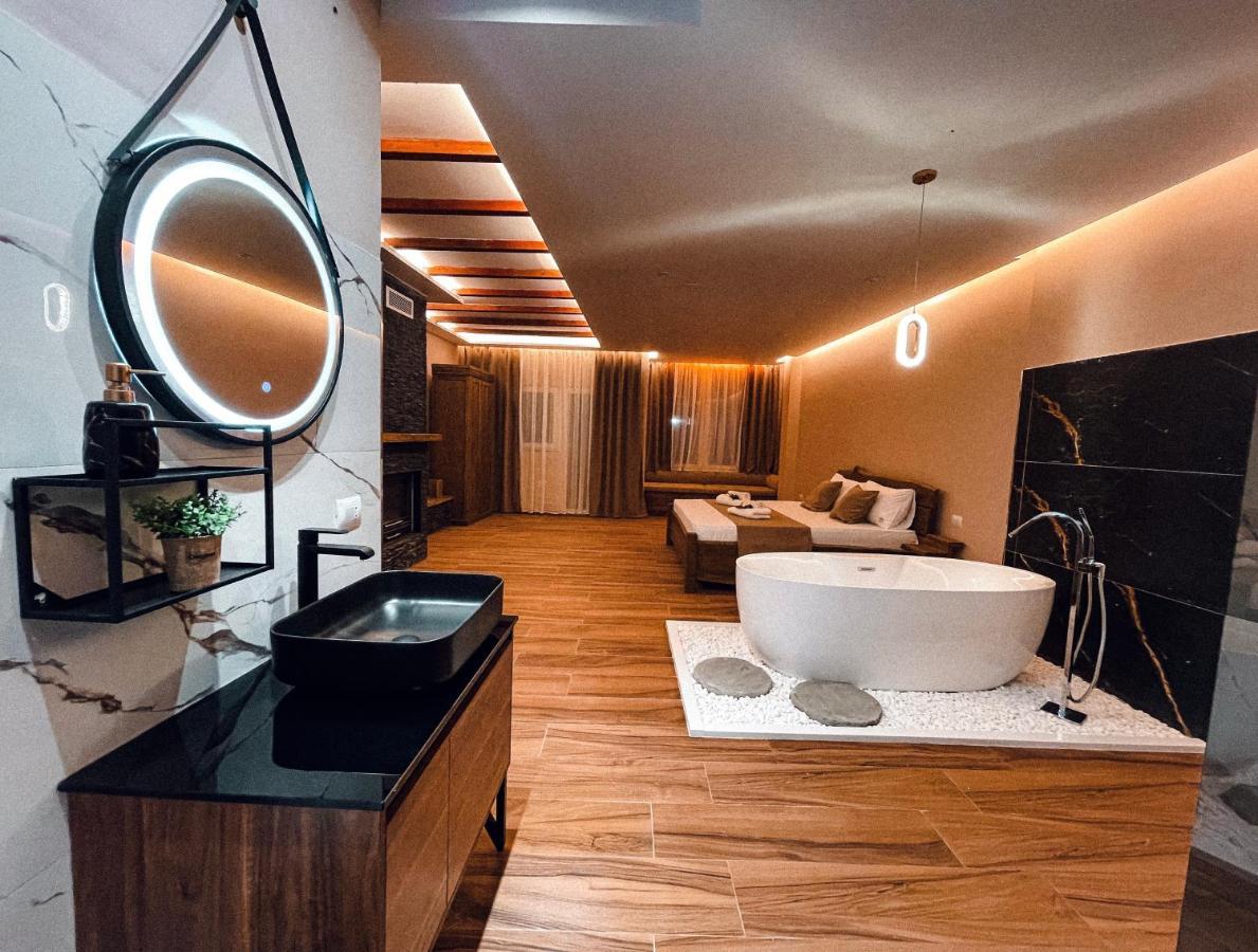 Vila Alpini Razëm Екстериор снимка