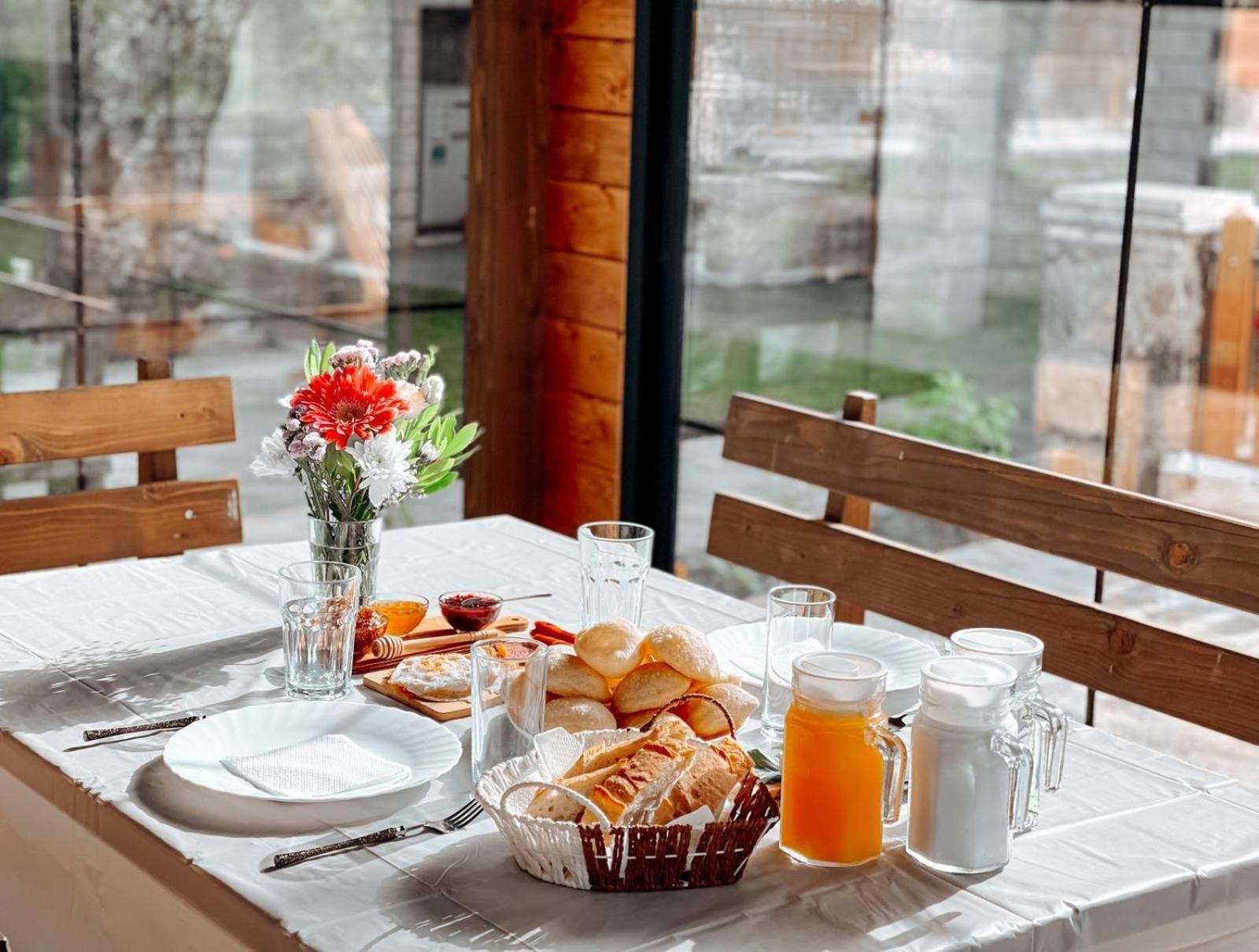 Vila Alpini Razëm Екстериор снимка