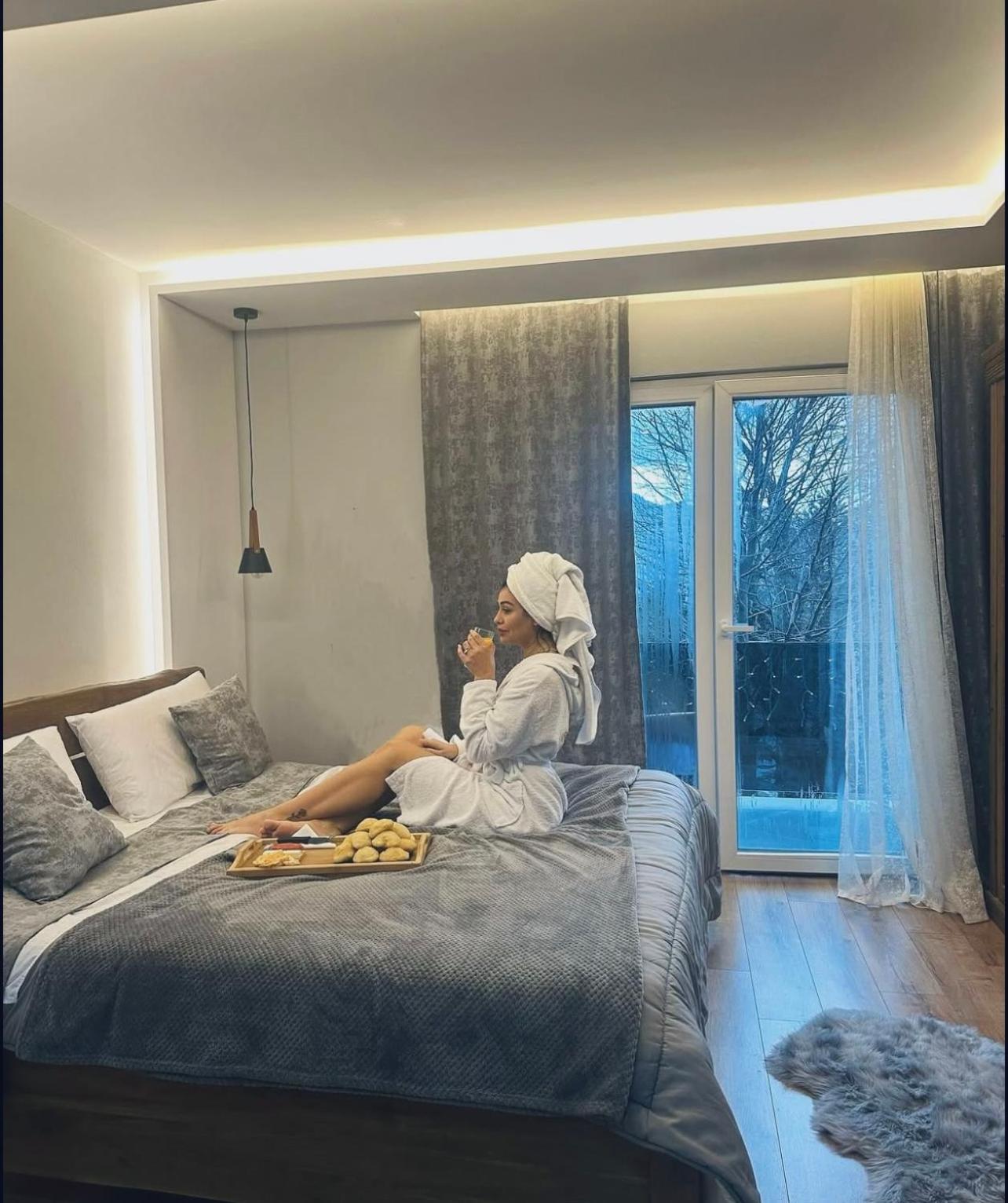 Vila Alpini Razëm Екстериор снимка